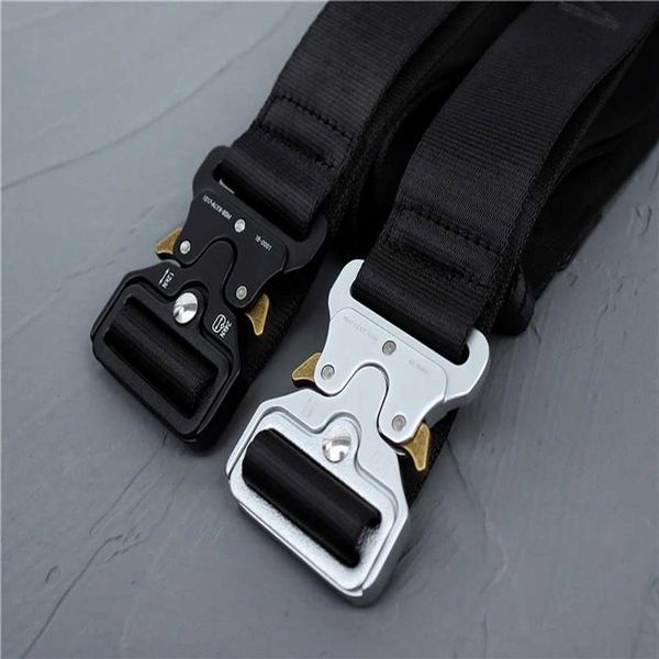 1017 alyx 9sm classic rollercoaster belt men women silvery metal buckle alyx belts jacquard labeled q06301752, Black;brown
1017 alyx 9sm classic rollercoaster belt men women silvery metal buckle alyx belts jacquard labeled q06301752, Black;brown