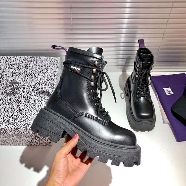 fashion- autumn winter suede martin boot fashion and leisure genuine leather women laceup chunky bootss femininas fashion b0ots size 35-40, Black
fashion- autumn winter suede martin boot fashion and leisure genuine leather women laceup chunky bootss femininas fashion b0ots size 35-40, Black