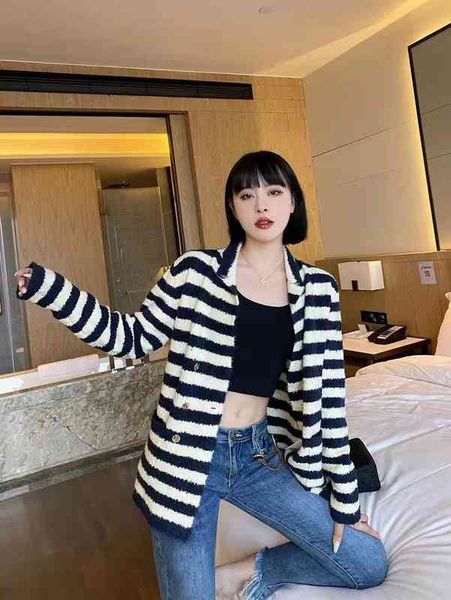 women's sweaters casual suit collar coat women's small black and white stripe knitted cardigan kb53, White;black
women's sweaters casual suit collar coat women's small black and white stripe knitted cardigan kb53, White;black