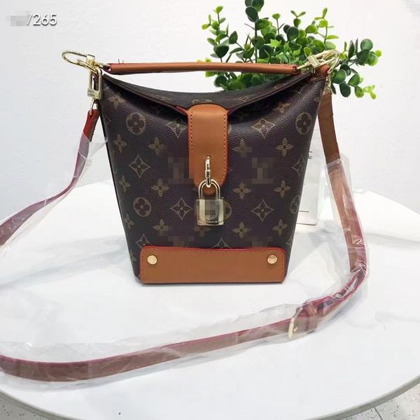 handbags women denim blue loulou puffer chain shoulder crossbody bag classic designers handbag envelope messenger bag purse
handbags women denim blue loulou puffer chain shoulder crossbody bag classic designers handbag envelope messenger bag purse