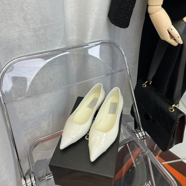 women's high heels 2022 shoes new temperament goddess fan pointed flat heel joker shoes baotou stitching design comfortable summer, Black
women's high heels 2022 shoes new temperament goddess fan pointed flat heel joker shoes baotou stitching design comfortable summer, Black