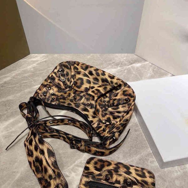 bags cross body handbags women's clutch luxury brand messenger wallet collection crossbody female purse classic leopard print 1111
bags cross body handbags women's clutch luxury brand messenger wallet collection crossbody female purse classic leopard print 1111
