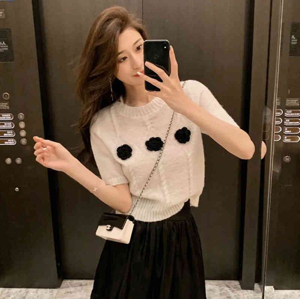 women's polos design sense three-dimensional flower short sleeve sweater summer sweet little fragrance thin knitted t-shirt for women, White
women's polos design sense three-dimensional flower short sleeve sweater summer sweet little fragrance thin knitted t-shirt for women, White