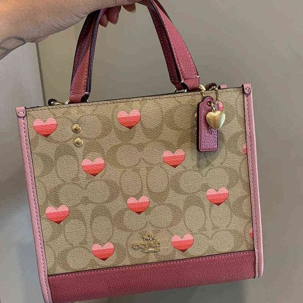 designer luxury women bag coch handbag fashion inclined shoulder bags versatile purses cochs totes large capacity saddle wallet 7a s02x
designer luxury women bag coch handbag fashion inclined shoulder bags versatile purses cochs totes large capacity saddle wallet 7a s02x