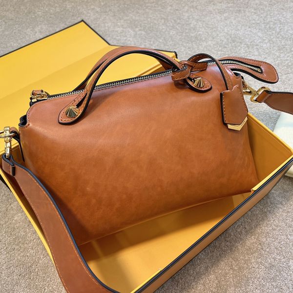 genuine leather handbags designer bags lady handbags luxuries totes high-quality soft classic crossbags fashion boston white and brown
genuine leather handbags designer bags lady handbags luxuries totes high-quality soft classic crossbags fashion boston white and brown