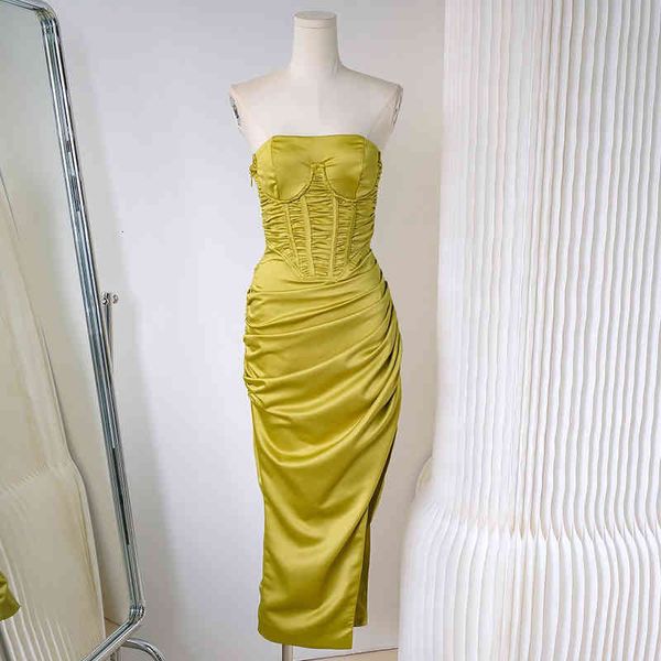 casual dresses foreign trade original single treasure texture strapless one line collar satin three-dimensional fishbone girdle pleated dres, Black;gray
casual dresses foreign trade original single treasure texture strapless one line collar satin three-dimensional fishbone girdle pleated dres, Black;gray