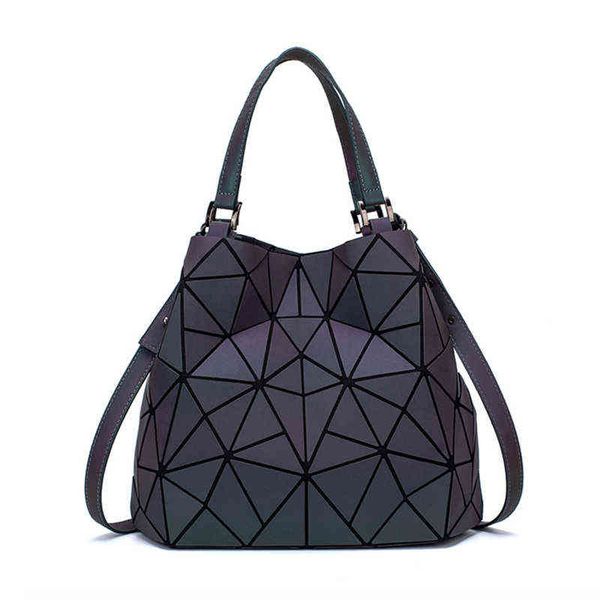 luminous tote bag holographic reflective geometric bags for women quilted shoulder bags female handbags bolsa feminina 220711
luminous tote bag holographic reflective geometric bags for women quilted shoulder bags female handbags bolsa feminina 220711