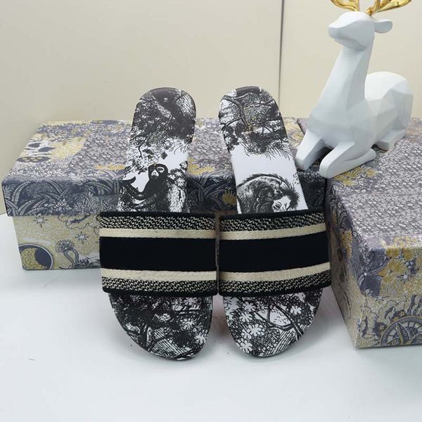 2022embroidered slipper women ladies scuffs summer beach striped causal flip flops flat slide slippers sandals cotton designers fluffy fur s, Black
2022embroidered slipper women ladies scuffs summer beach striped causal flip flops flat slide slippers sandals cotton designers fluffy fur s, Black