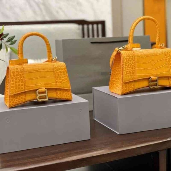 balenciga bag designer hourglass messenger 2022 handbag crocodile pattern high-grade minority women's single bcbc
balenciga bag designer hourglass messenger 2022 handbag crocodile pattern high-grade minority women's single bcbc
