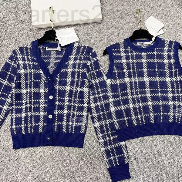 women's knits & tees designer d home 2021 early autumn new v-neck plaid slim fit girls cashmere knitted long sleeved cardigan matching, White
women's knits & tees designer d home 2021 early autumn new v-neck plaid slim fit girls cashmere knitted long sleeved cardigan matching, White