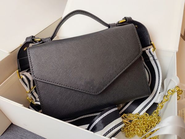 2022 women new style bag messenger bag genuine leather one shoulder crossbody white black
2022 women new style bag messenger bag genuine leather one shoulder crossbody white black
