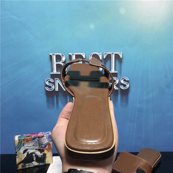 22ss designer womans flat slippers fashion outdoor soft orans sandal summer non-slip sliders black multicolor pantoufle ladys beach sandals
22ss designer womans flat slippers fashion outdoor soft orans sandal summer non-slip sliders black multicolor pantoufle ladys beach sandals