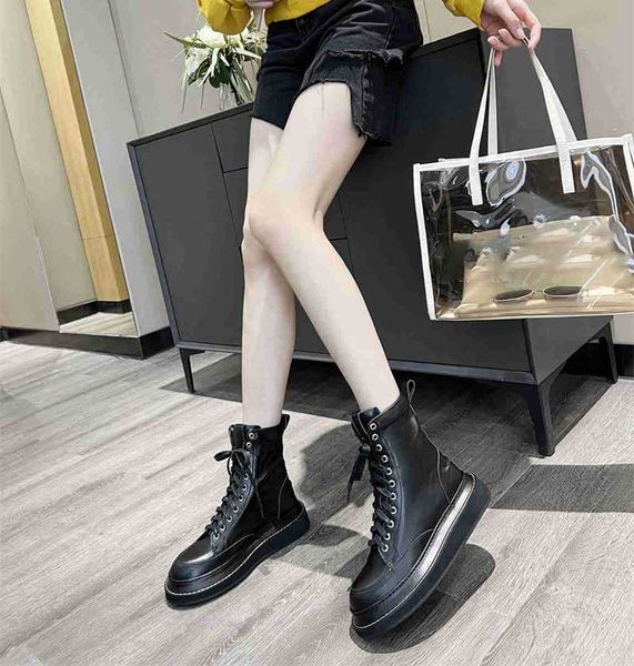 2022 famous brand ladies chunky heel motorcycle boots designer women's classic luxury cowhide booties for girl comfortable sheepskin li, Black
2022 famous brand ladies chunky heel motorcycle boots designer women's classic luxury cowhide booties for girl comfortable sheepskin li, Black