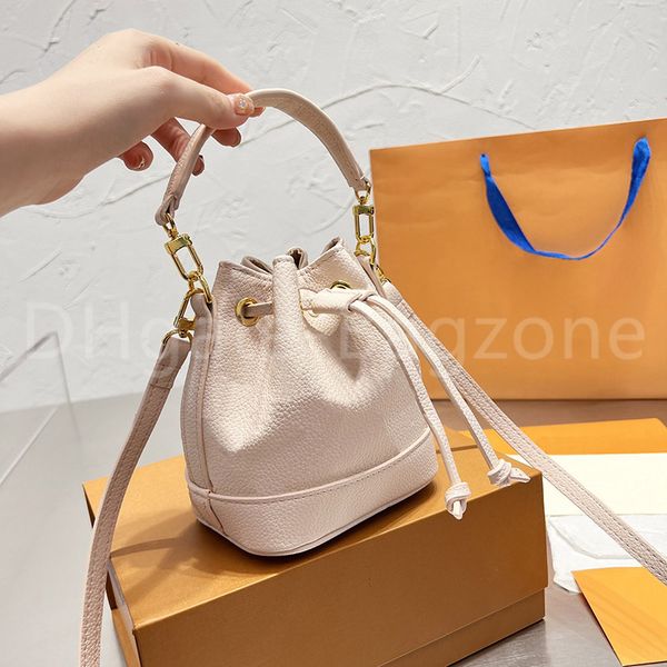 fashion womens drawstring bag designer handbag nude letter print cross body bag exquisite versatile 13cmx6cm
fashion womens drawstring bag designer handbag nude letter print cross body bag exquisite versatile 13cmx6cm