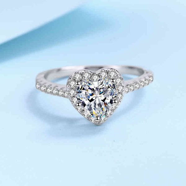 1ct heart cut moissanite diamond halo rings platinum plated sterling silver wedding band promise ring for women anniversary gift, Slivery;golden
1ct heart cut moissanite diamond halo rings platinum plated sterling silver wedding band promise ring for women anniversary gift, Slivery;golden