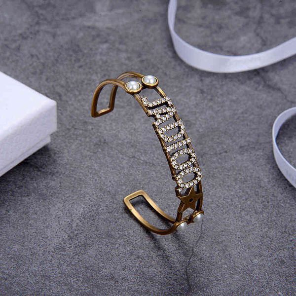 2022 factory wholesale new di feminine women's net red with diamond inlaid pearl opening bracelet, Black
2022 factory wholesale new di feminine women's net red with diamond inlaid pearl opening bracelet, Black
