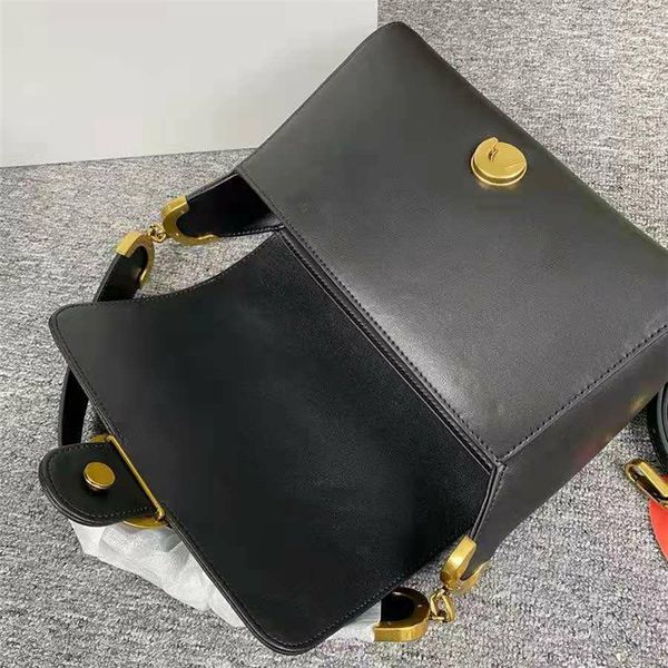 updated design genuine calf leather ingoiare shoulder bags &full package gold two birds fly buckle hasp flap cross body fashion wallet, Red;black
updated design genuine calf leather ingoiare shoulder bags &full package gold two birds fly buckle hasp flap cross body fashion wallet, Red;black