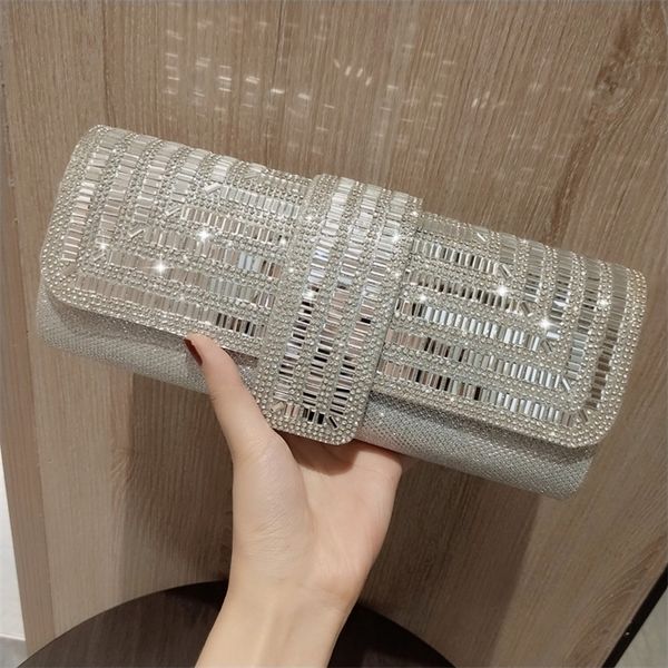 silver clutch purse and handbag with rhinestones women s party evening bag luxury wedding female shoulder 220809
silver clutch purse and handbag with rhinestones women s party evening bag luxury wedding female shoulder 220809