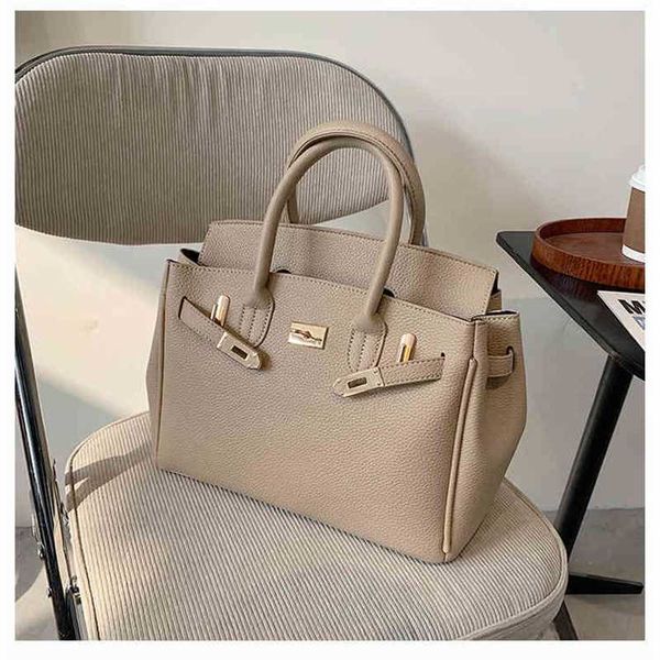 luxury trend handbags birkins's bag female 2022 autumn and winter litchi pattern fashion hand single shoulder messenger buckle
luxury trend handbags birkins's bag female 2022 autumn and winter litchi pattern fashion hand single shoulder messenger buckle