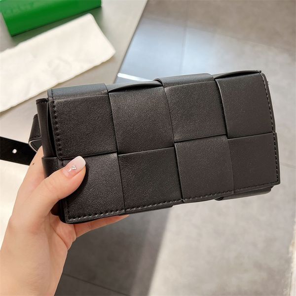 luxury designer the chain bag cassette mini intreccio leather belt bags fashion women mini cross-body handbag messenger
luxury designer the chain bag cassette mini intreccio leather belt bags fashion women mini cross-body handbag messenger