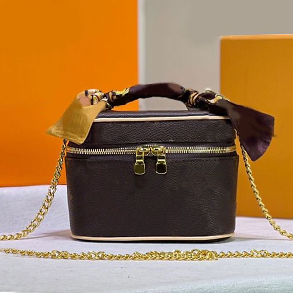 barrel-shaped mini cosmetic bags chain travel toiletry handbags ribbons organizer makeup bag women clutch wallets purse classic letter old f
barrel-shaped mini cosmetic bags chain travel toiletry handbags ribbons organizer makeup bag women clutch wallets purse classic letter old f