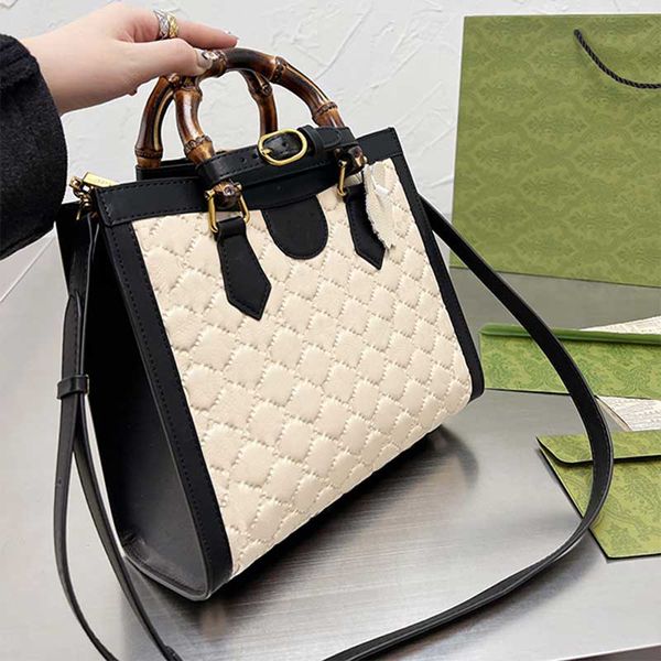2022 new embossing letters bamboo tote large bag women totes handbag handbags lady shopping bags pouch clutch genuine leather two-tone walle
2022 new embossing letters bamboo tote large bag women totes handbag handbags lady shopping bags pouch clutch genuine leather two-tone walle