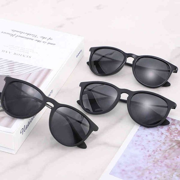 sunglasses 2022 outdoor portable uv proof polarizers trend tr sunshade glasses, White;black
sunglasses 2022 outdoor portable uv proof polarizers trend tr sunshade glasses, White;black
