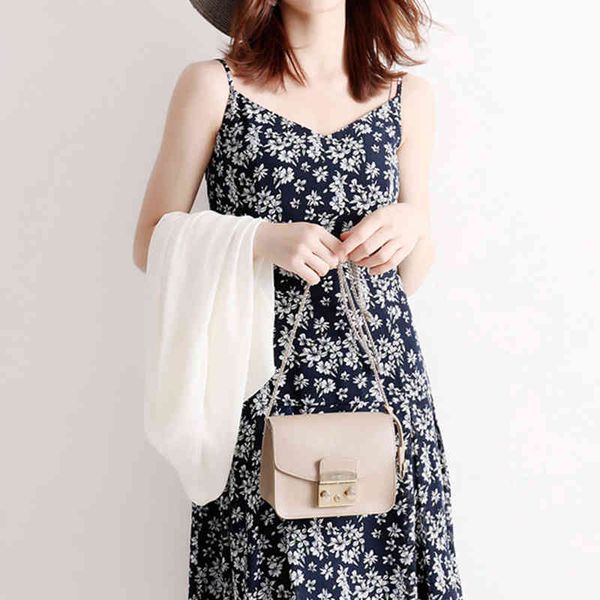 2022 summer women's new chiffon floral suspender dress french holiday style medium long beach skirt, Black;white
2022 summer women's new chiffon floral suspender dress french holiday style medium long beach skirt, Black;white