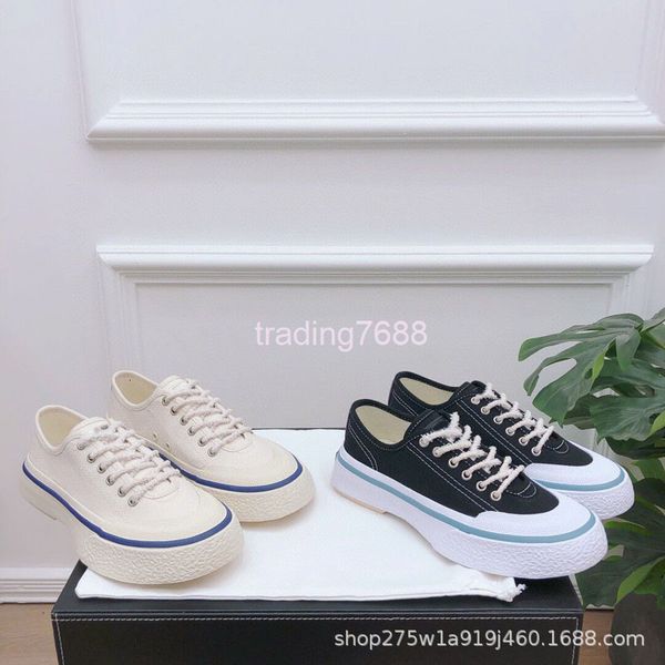 dress shoes in spring and summer of , the flat heels, small white shoes, canvas women's car sewing, low leisure, comfortable, Black
dress shoes in spring and summer of , the flat heels, small white shoes, canvas women's car sewing, low leisure, comfortable, Black