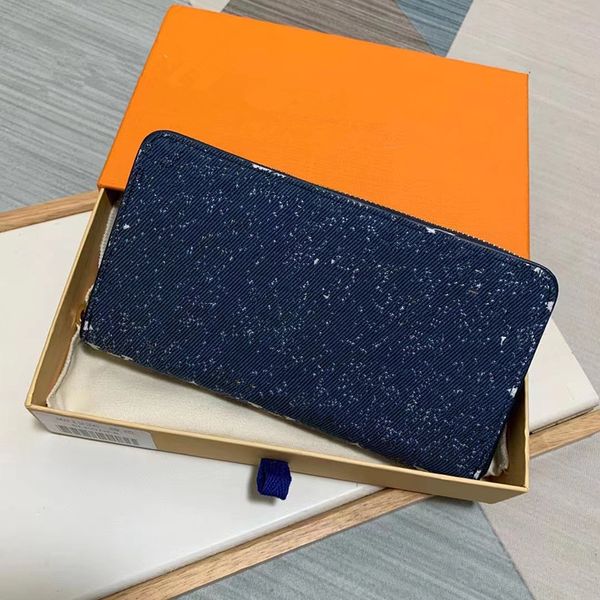 wallets long bag billfold plaid pattern women wallet men pures high-end luxury s designer l wallet with box, Red;black
wallets long bag billfold plaid pattern women wallet men pures high-end luxury s designer l wallet with box, Red;black