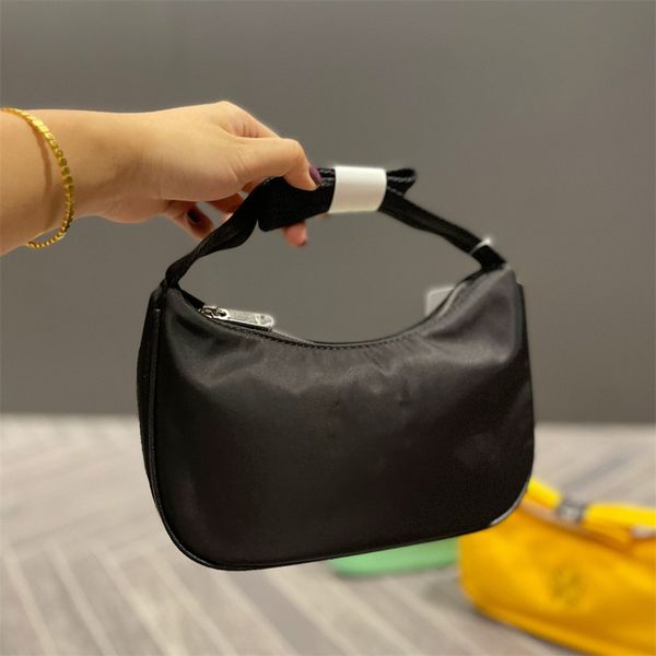 crescent axillary package fashion design bag nylon zipper wide shoulder straps chain single shoulder bags mutil color 23cm
crescent axillary package fashion design bag nylon zipper wide shoulder straps chain single shoulder bags mutil color 23cm
