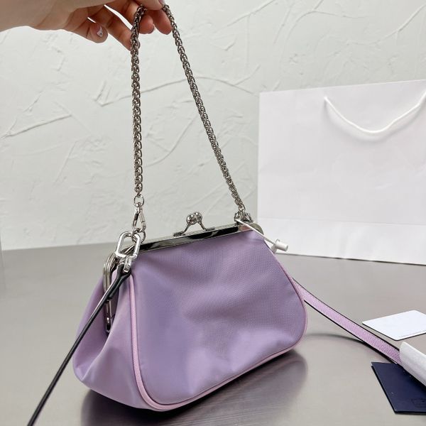 designer triangle evening bags cloud tote chain elegant clutch ladies pouch leather clip bag crossbody carrying cloud bag
designer triangle evening bags cloud tote chain elegant clutch ladies pouch leather clip bag crossbody carrying cloud bag