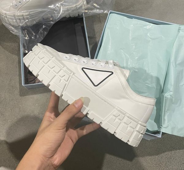 designer women nylon casual shoes gabardine classic canvas sneakers brand wheel lady stylist trainers fashion platform solid heighten 35-40, Black
designer women nylon casual shoes gabardine classic canvas sneakers brand wheel lady stylist trainers fashion platform solid heighten 35-40, Black
