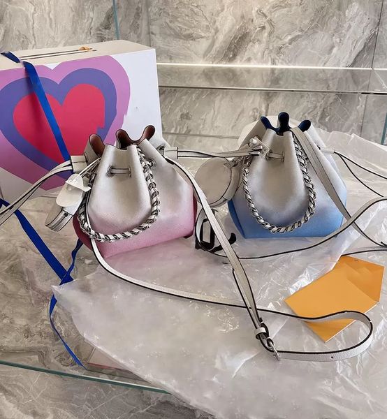 real leather bucket bags 22cm as 4185 new fashion women bella purse, Black;red
real leather bucket bags 22cm as 4185 new fashion women bella purse, Black;red