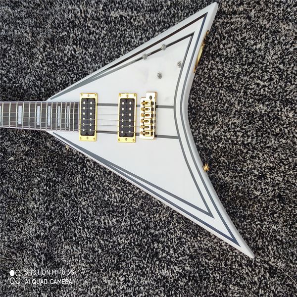classic shape 6-string electric guitar, white black stripe paint, gold metal hardware, rosewood fingerboard
classic shape 6-string electric guitar, white black stripe paint, gold metal hardware, rosewood fingerboard
