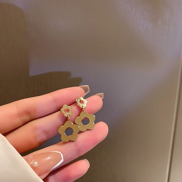 925 silver needle hollow flower earrings metal sense elegant sweet earrings artistic style personalized niche design eardrop, Golden
925 silver needle hollow flower earrings metal sense elegant sweet earrings artistic style personalized niche design eardrop, Golden
