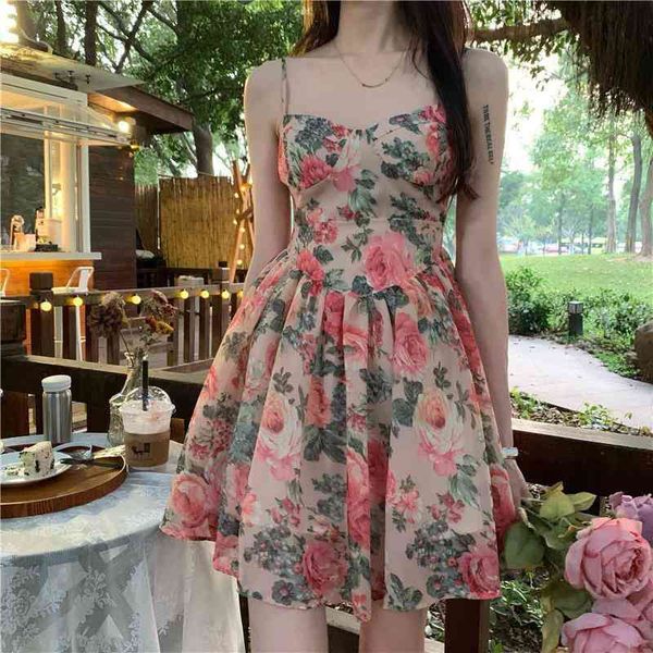 2022 temperament thin floral suspender dress fairy spring and summer french small new a-line short skirt, Black;white
2022 temperament thin floral suspender dress fairy spring and summer french small new a-line short skirt, Black;white