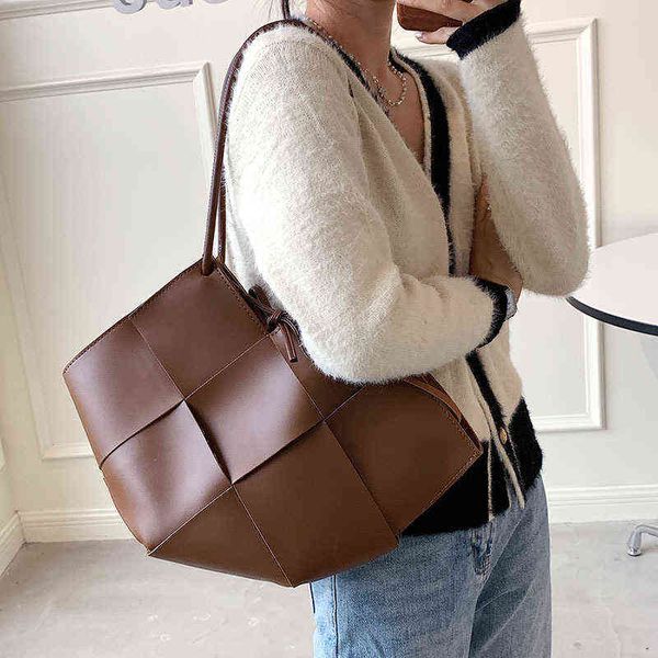 0n30 2021 spring and summer new texture woven bag tide portable one shoulder women's mother tote underarm
0n30 2021 spring and summer new texture woven bag tide portable one shoulder women's mother tote underarm