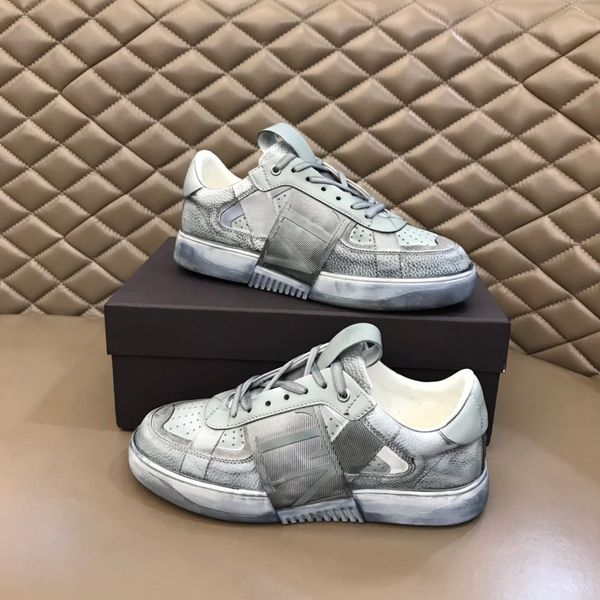men's shoes luxury designer brand calfskin sneakers with straps design fashion atmosphere with box dust bag are size38-45, Black
men's shoes luxury designer brand calfskin sneakers with straps design fashion atmosphere with box dust bag are size38-45, Black