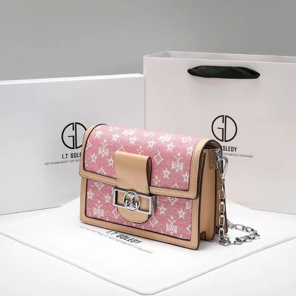 genuine ladies bag 2022 designer new niche high-end pink small square bag shoulder messenger bag
genuine ladies bag 2022 designer new niche high-end pink small square bag shoulder messenger bag