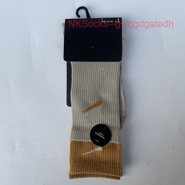 men classic fashion socks hook brand color stitched men's women's long tube sports training sock street couple middle tubes luxury, Black
men classic fashion socks hook brand color stitched men's women's long tube sports training sock street couple middle tubes luxury, Black