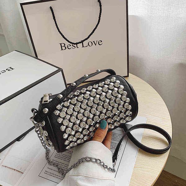 women rivet diamonds bag fashion ladies messenger rivets chain shoulder bags female pu leather crossbody cool desig y220630
women rivet diamonds bag fashion ladies messenger rivets chain shoulder bags female pu leather crossbody cool desig y220630