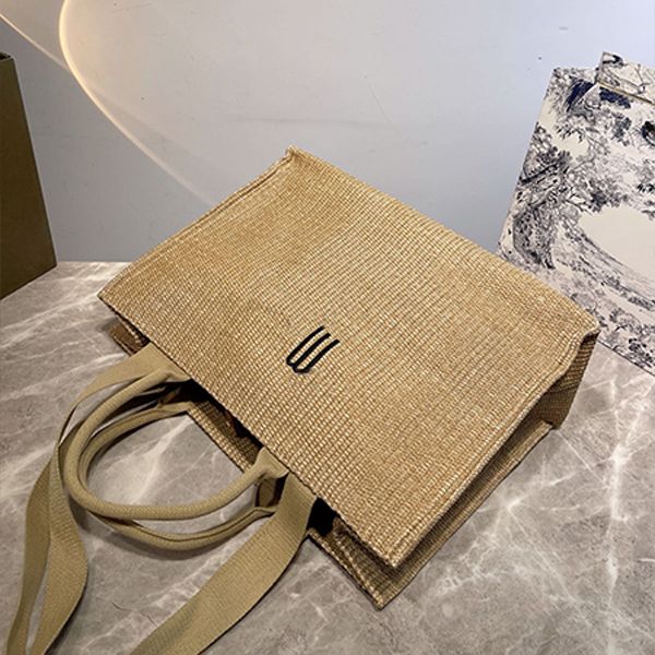 superior quality new straw-edited exclusive beach bag lafite grass letter shopping holiday tour oversized bag portable tote m
superior quality new straw-edited exclusive beach bag lafite grass letter shopping holiday tour oversized bag portable tote m