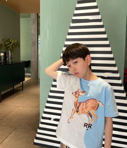 2022ss girls boys t-shirt child clother children t-shirts deer letter pattern summer short sleeve shirt childrens baby girl kids clothes te, Blue
2022ss girls boys t-shirt child clother children t-shirts deer letter pattern summer short sleeve shirt childrens baby girl kids clothes te, Blue