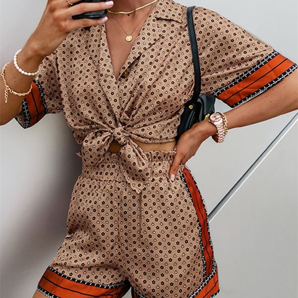 berrygo elegant print short sleeve satin silk two piece sets women fashion loose single breasted short set high waist casual set 220514, White
berrygo elegant print short sleeve satin silk two piece sets women fashion loose single breasted short set high waist casual set 220514, White