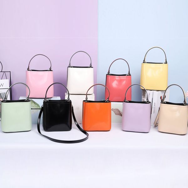 famous designers bucket bags designer versatile one shoulder bucket messenger handbag lady genuine luxury totes women fashion cross body bag
famous designers bucket bags designer versatile one shoulder bucket messenger handbag lady genuine luxury totes women fashion cross body bag