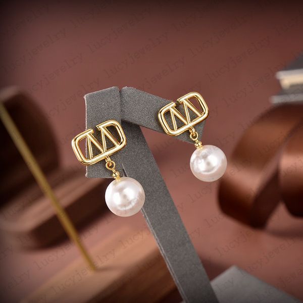stud designer earrings fashion hoop pearl ear studs classics temperament earring novel jewelry design for man woman 8 options t2302034, Golden;silver
stud designer earrings fashion hoop pearl ear studs classics temperament earring novel jewelry design for man woman 8 options t2302034, Golden;silver