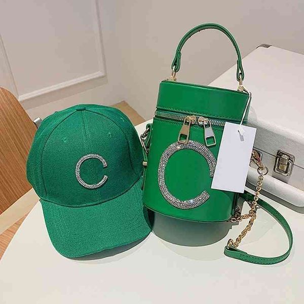 mini tote fashion shoulder bag diamond bucket inlaid simple messenger bag portable women purse and baseball hat 220611
mini tote fashion shoulder bag diamond bucket inlaid simple messenger bag portable women purse and baseball hat 220611