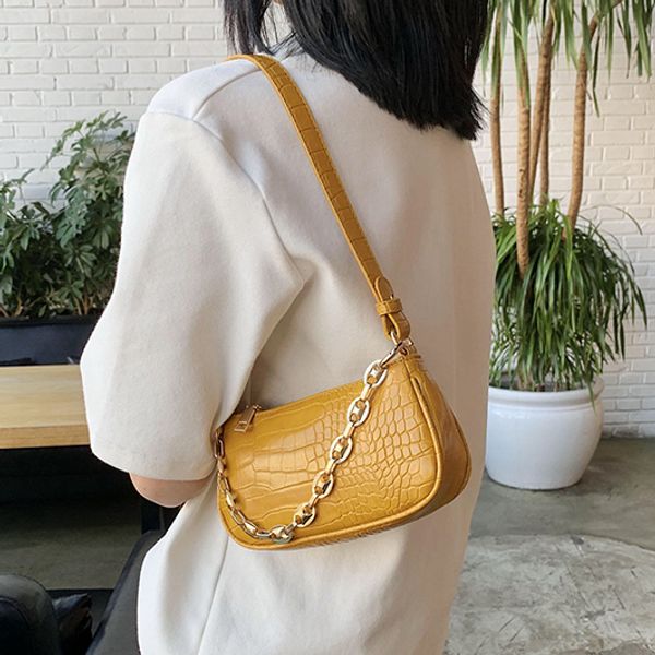 popular chain bag women's clothing 2022 new fashion simple shoulder underarm bag all-match messenger, Black;red
popular chain bag women's clothing 2022 new fashion simple shoulder underarm bag all-match messenger, Black;red