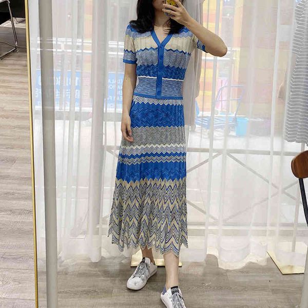 casual dresses fadan s family spring and summer v-neck wave stripe short sleeve sweater women's medium long skirt set, Black;gray
casual dresses fadan s family spring and summer v-neck wave stripe short sleeve sweater women's medium long skirt set, Black;gray